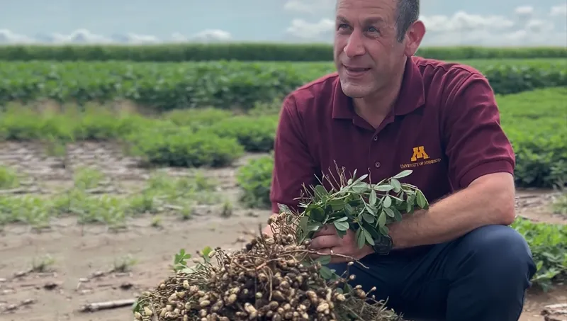 CROPMIX RECEIVES ITS FIRST INTERNATIONAL VISIT